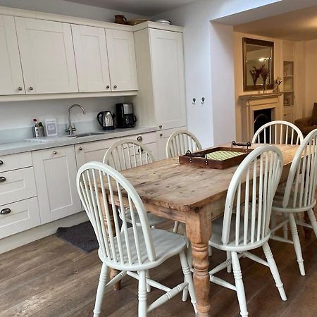 Beautiful 3 Bed Basement Flat With Garden Bath Exterior foto